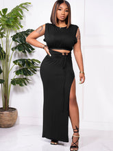 Top corto sin mangas de dos piezas y falda larga con abertura