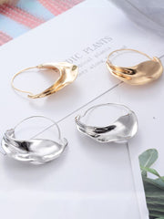 Pendientes europeos de cesta de flores irregulares