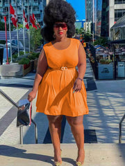 Ärmellose, einfarbige Minikleider mit Rundhalsausschnitt