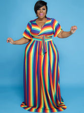 Conjunto de dos piezas de top corto de manga corta y falda a rayas