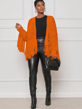 Langärmlige Strickjacke mit Rippenmuster und Quasten