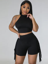 Conjunto de dos piezas de top corto sin mangas con borlas y pantalones cortos