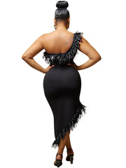 Ärmelloses, figurbetontes, rückenfreies Midikleid mit Quaste und Schlitz