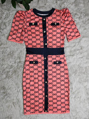 Vestidos midi con estampado de cuadros y manga corta