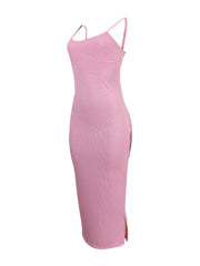 Figurbetontes Midikleid mit Spaghettiträgern und Schlitz