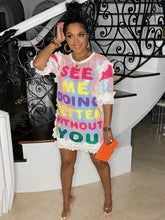 Minivestidos de manga corta con estampado de letras y efecto tie-dye