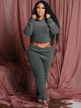 Conjunto de dos piezas de top corto esponjoso y pantalones largos