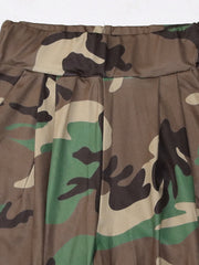 Lange Hose mit weitem Bein und hoher Taille und Camouflage-Print