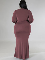 Langärmlige, figurbetonte Maxikleider mit V-Ausschnitt