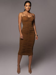 Vestidos midi fruncidos ajustados con tirantes finos