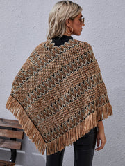 Chal asimétrico ajustado con estampado de rayas de punto