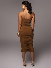 Vestidos midi fruncidos ajustados con tirantes finos