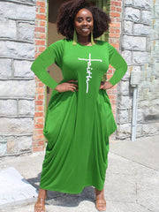 Maxikleider mit Buchstabenmuster in großen Größen