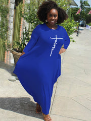 Maxikleider mit Buchstabenmuster in großen Größen