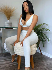 Crop-Top mit tiefem V-Ausschnitt und lange figurbetonte Hose