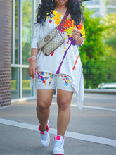 Zweiteiliges Set mit T-Shirt und figurbetonter Shorts mit einer Schulter