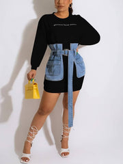 Jeanskleid mit Buchstabenstickerei und Schnürung