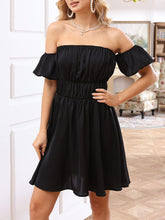 Schulterfreie Minikleider mit Puffärmeln