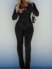 Set aus langärmligem Crop-Top mit Kordelzug und ausgestellter Hose