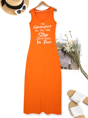 Vestidos largos ajustados con estampado de letras y sin mangas en color liso