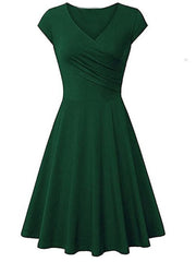 Vestidos plisados de manga corta con cuello en V