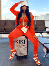 Dreiteilige Jacke mit Reißverschluss und lange Hose