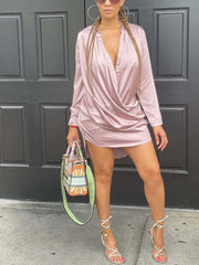 Minivestido camisero de manga larga con botones fruncidos