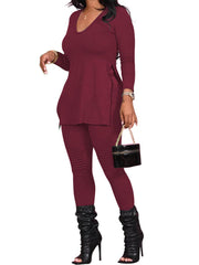 Langärmliges Oberteil mit V-Ausschnitt und geschlitzter Hose