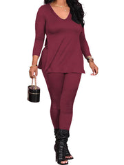 Langärmliges Oberteil mit V-Ausschnitt und geschlitzter Hose