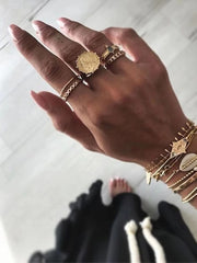 Conjuntos de anillos geométricos minimalistas para nudillos articulados