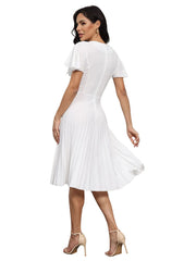 Minivestidos plisados con mangas con volantes y cuello en V