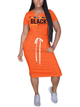 Lockeres, langes Club-T-Shirt-Kleid mit Buchstabendruck