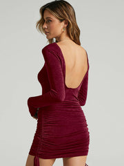 Vestido mini ajustado con mangas largas fruncidas y cordón ajustable