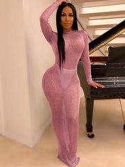 Langärmliges, rückenfreies, figurbetontes Maxikleid aus Netzstoff