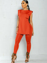 Tops cortos con hombros al descubierto y pantalones largos ajustados