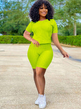 Conjunto de dos piezas de top liso de manga corta y pantalón de cintura alta