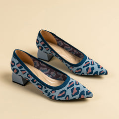 Tacones gruesos y puntiagudos de punto clásico