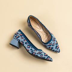 Tacones gruesos y puntiagudos de punto clásico