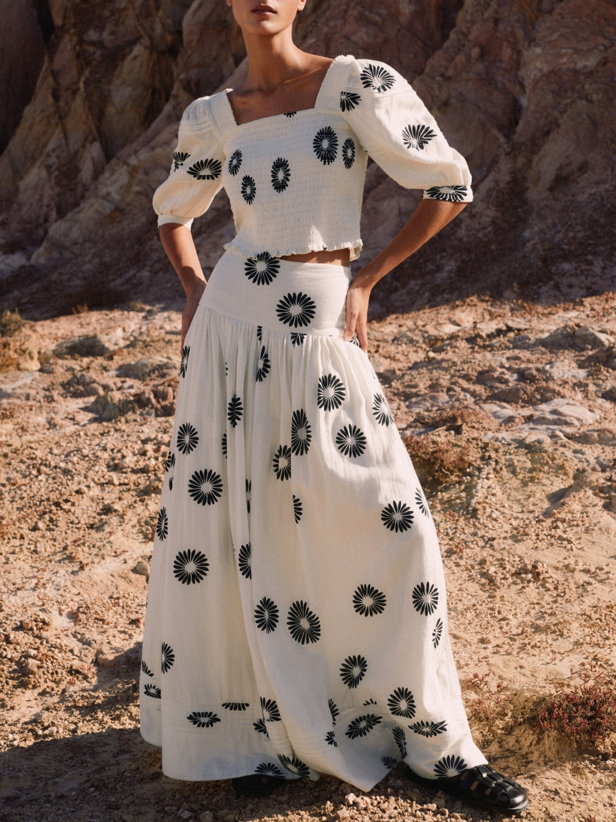 Blusa moderna con estampado de margaritas