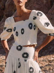 Blusa moderna con estampado de margaritas