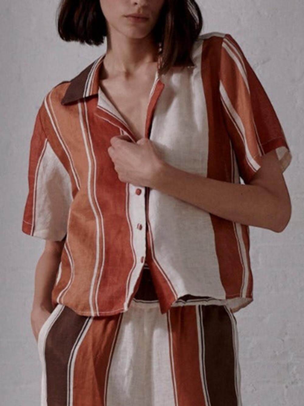 Camisa holgada con botones y estampado de rayas anchas y patchwork