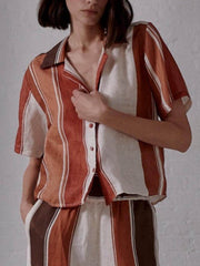Camisa holgada con botones y estampado de rayas anchas y patchwork
