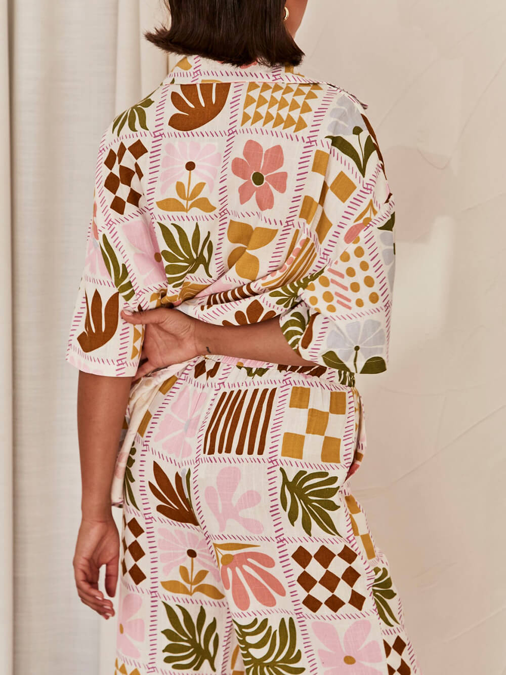 Blusa holgada, sofisticada y con estampado único