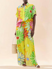 Camisa de botonadura sencilla con solapa suelta y estampado floral