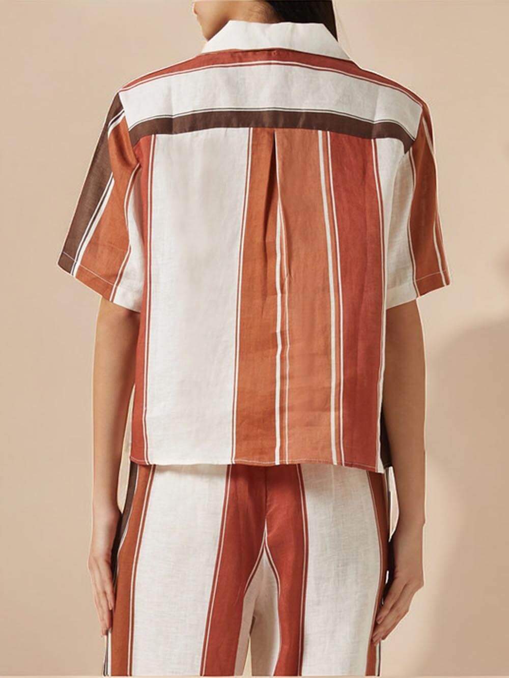 Camisa holgada con botones y estampado de rayas anchas y patchwork