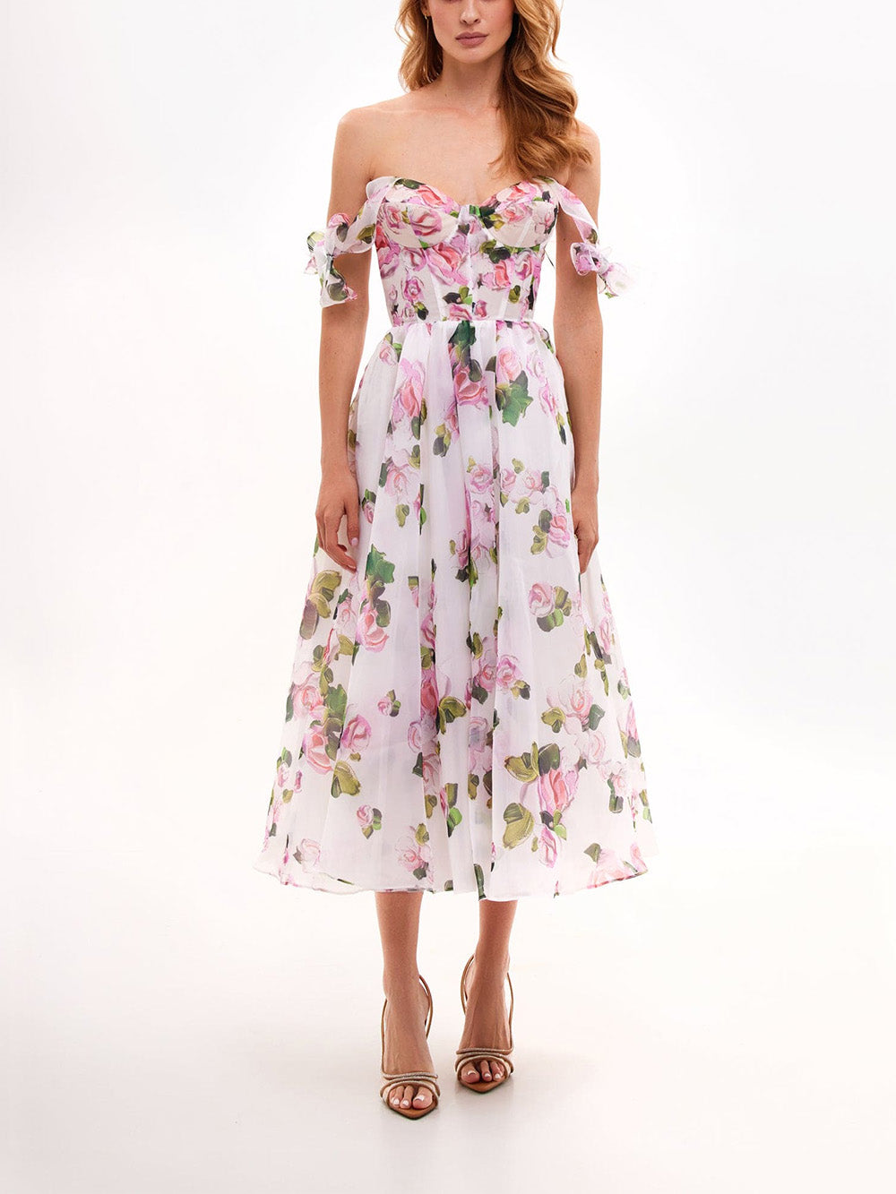 Vestido midi con tirantes y estampado floral delicado