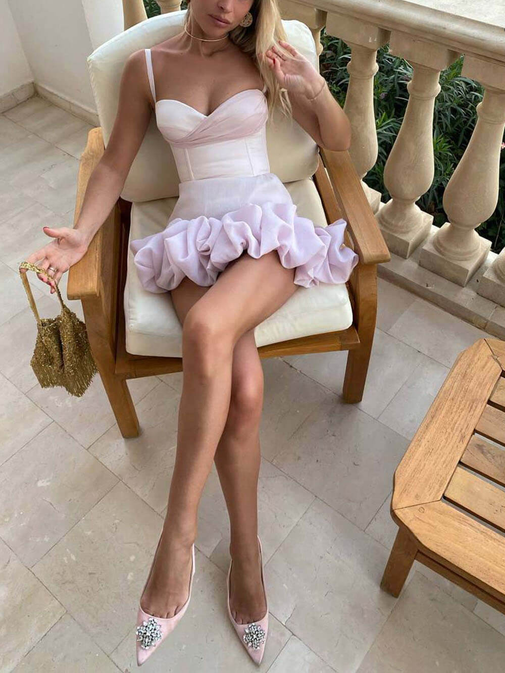 Vestido mini bustier con volantes drapeados