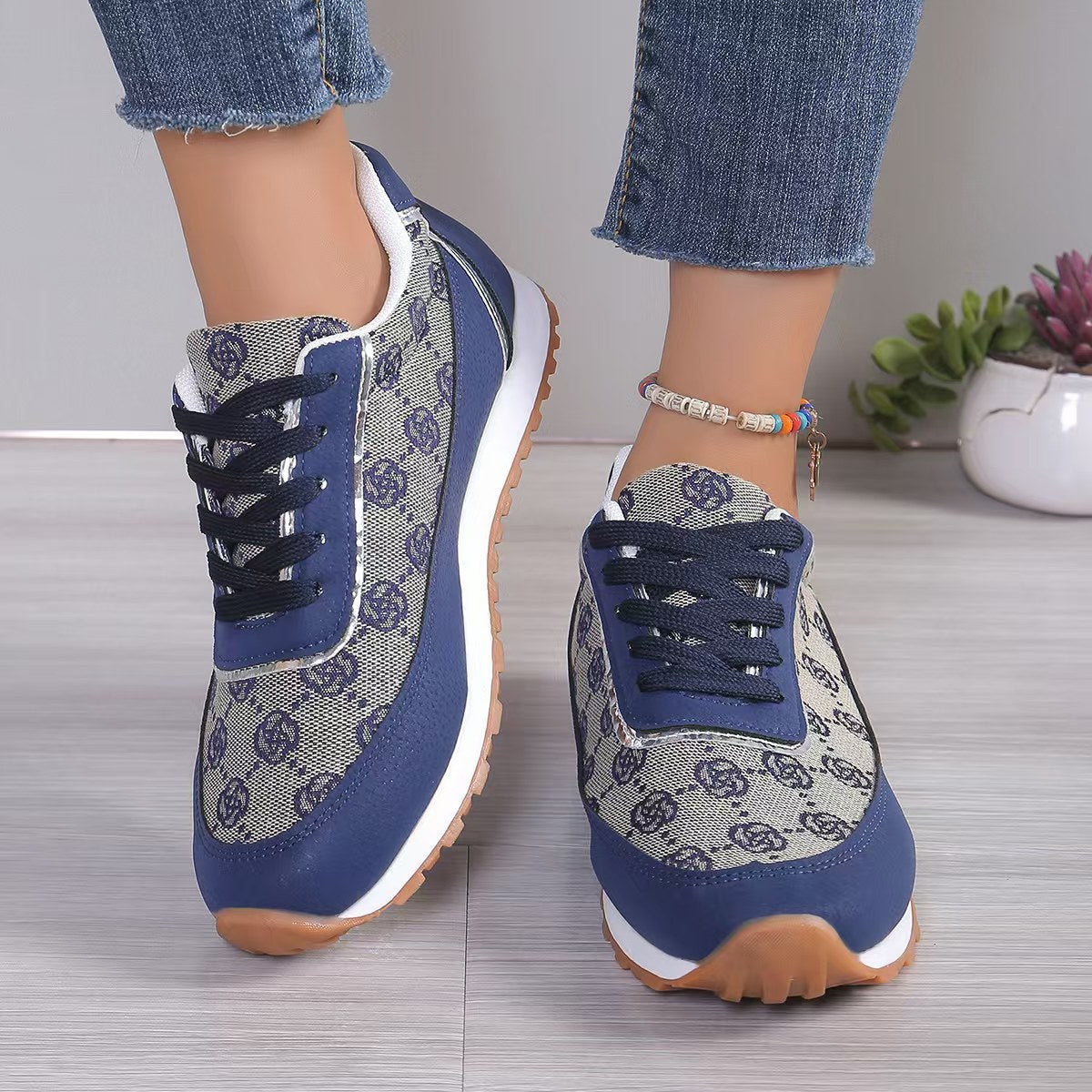 Floral Contrast Round Toe Athletic