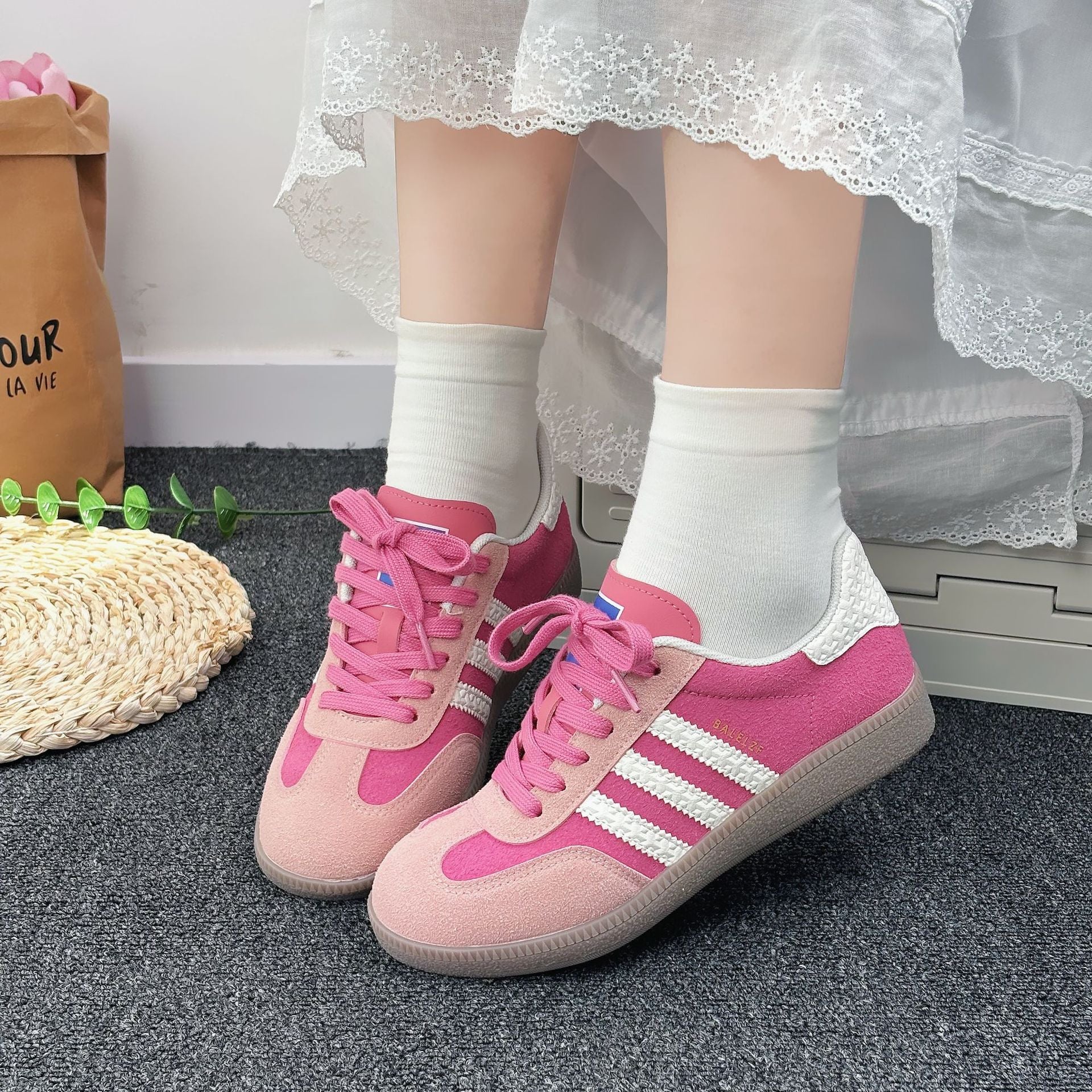 Side Striped Contrast Lace Up Sneakers