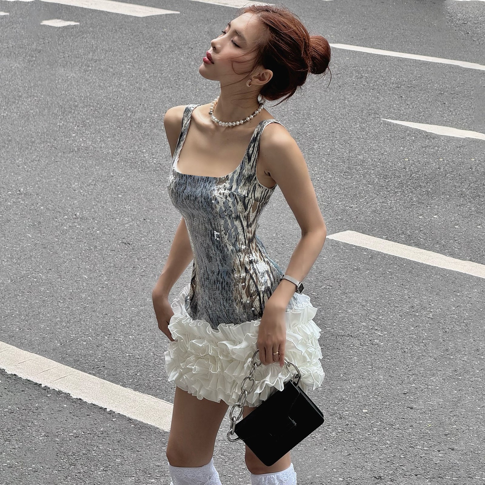 U-neck sequin graffiti cake dress